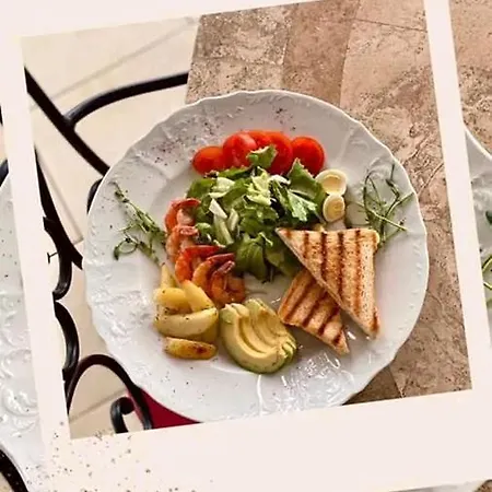 Отель And Restaurant Velure