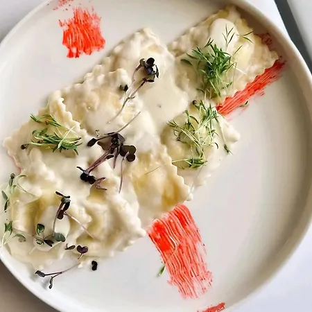 Отель And Restaurant Velure