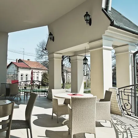 And Restaurant Velure Отель Мукачево