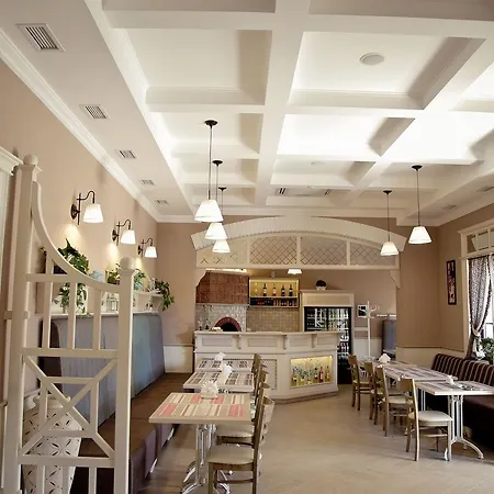 Отель And Restaurant Velure Мукачево