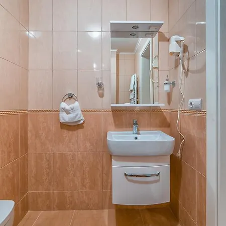 And Restaurant Velure