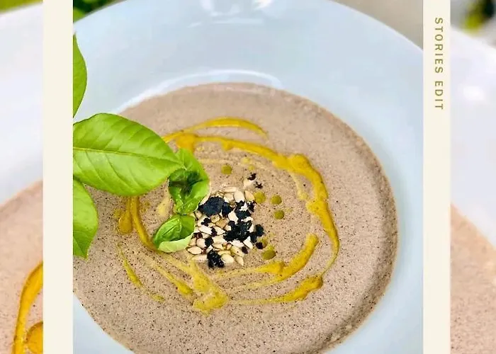 And Restaurant Velure מלון *