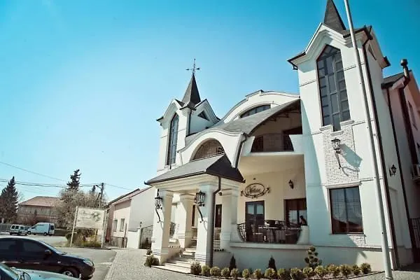 And Restaurant Velure