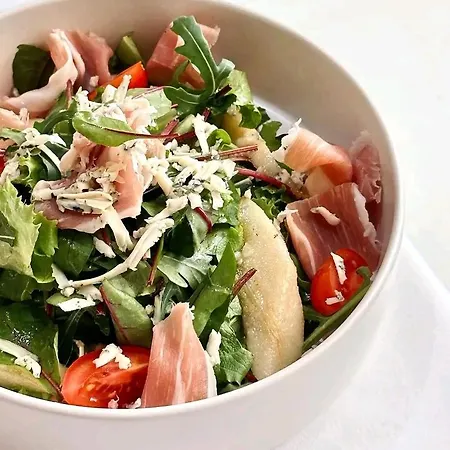 And Restaurant Velure Hotel