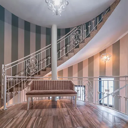 And Restaurant Velure Hotel Mukacheve