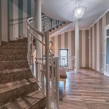 And Restaurant Velure Hotel Mukacheve