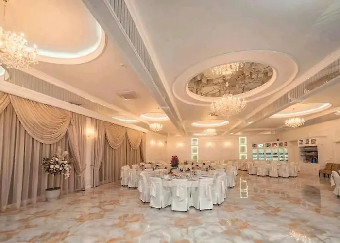 And Restaurant Velure *
