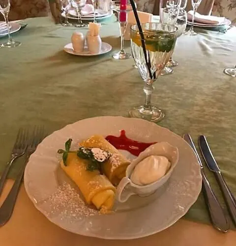Hotel And Restaurant Velure Mukaczewo